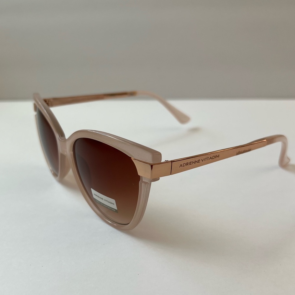 NWT ADRIENNE VITTADINI SUNGLASSES SUNNIES